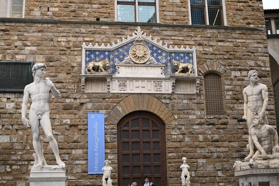 Florence: Guided Tour of Medici Family Secrets and Chapels - Finishing at Piazzale degli Uffizi