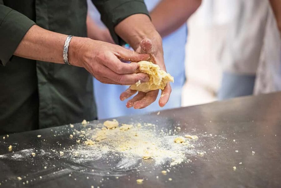 Florence: Handmade Pasta & Dessert Class with Unlimited Wine - Adding the Florence street food tour