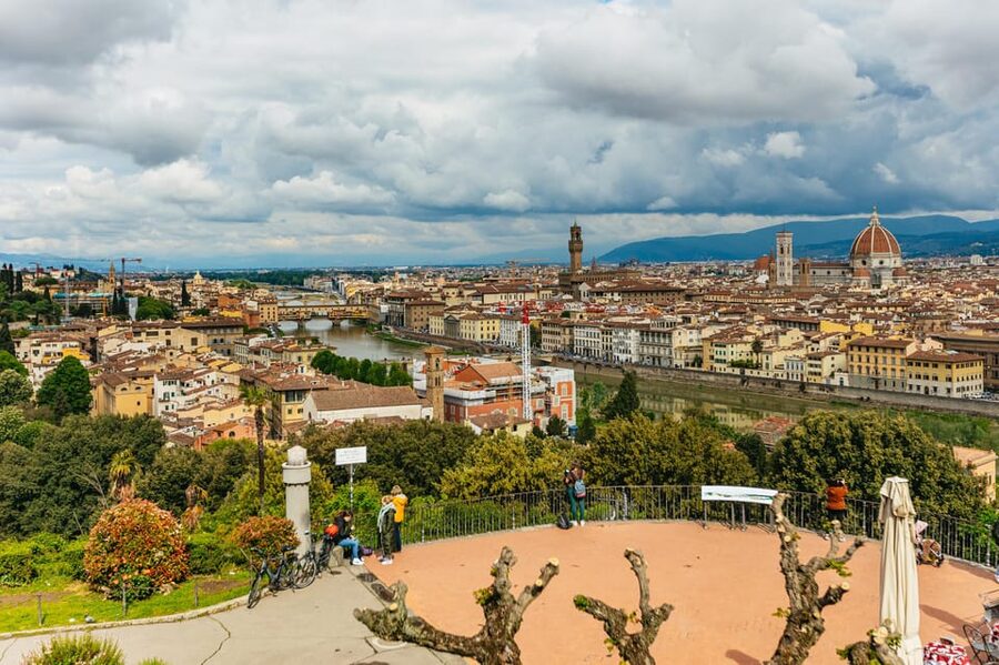 Florence: Old Town Golf Cart Excursion - Santa Croce and the National Central Library