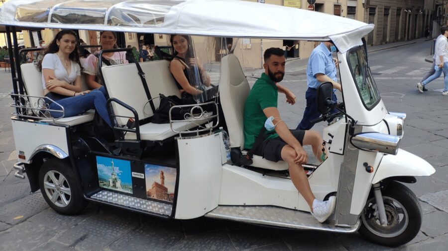 Florence: Old Town Golf Cart Excursion - Starting in the heart of the old city