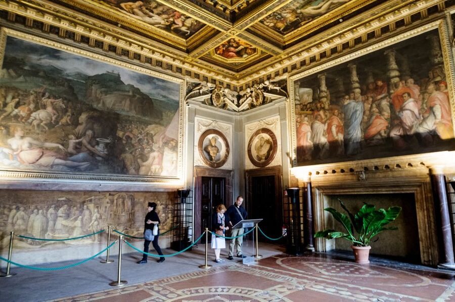 Florence: Palazzo Vecchio Entrance Ticket & Audioguide - The courtyard and the first look inside