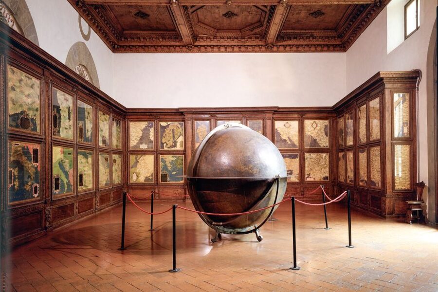 Florence: Palazzo Vecchio Entrance Ticket & Audioguide - Rooms, art, and the Medici story