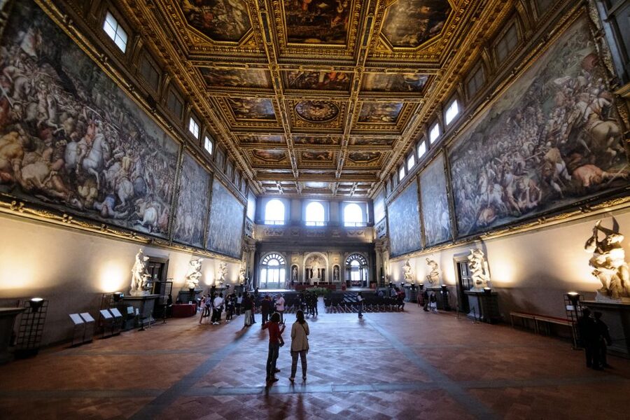 Florence: Palazzo Vecchio Entrance Ticket & Audioguide - Choosing between the audioguide and tablet