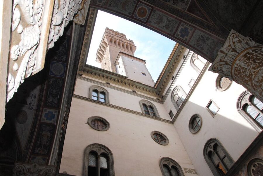 Florence: Palazzo Vecchio Guided Tour - The restricted passage and Bianca Cappello’s camerino