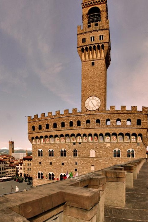 Florence: Palazzo Vecchio Skip-the-Line Entry Ticket - Finding the host beside David