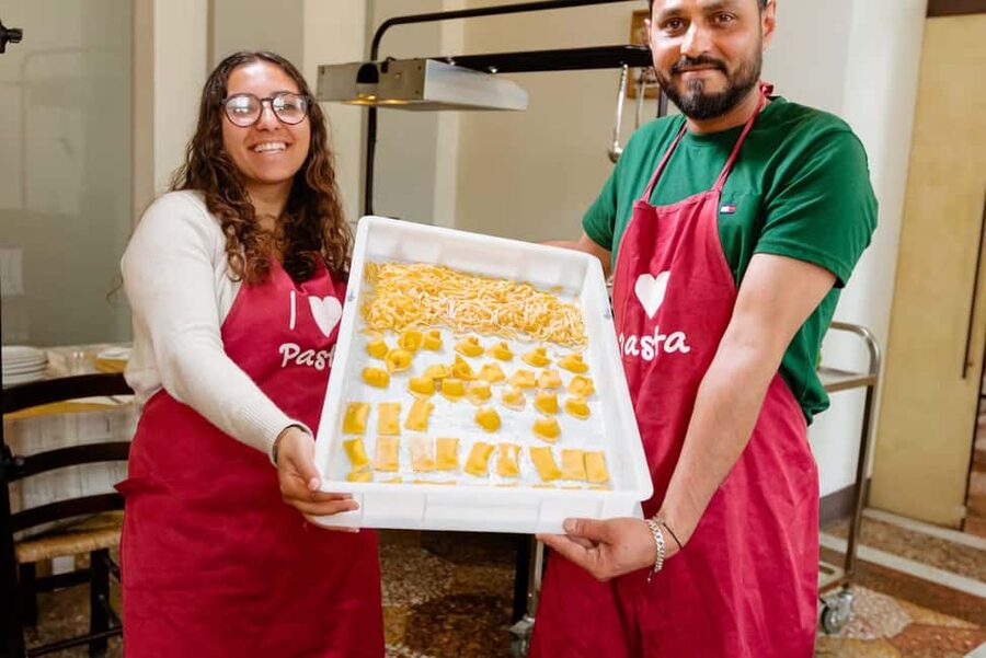 Florence: Pasta Class with Wine, Limoncello and Dessert - Who will enjoy this most