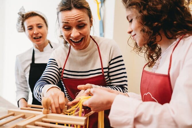 Florence: Pasta Cooking Class with Unlimited Wine - The chefs make the difference