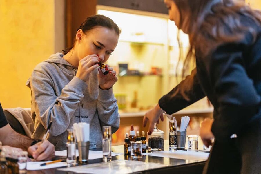 Florence: Perfume Masterclass and Sensory Experience - Building Your Personal Fragrance