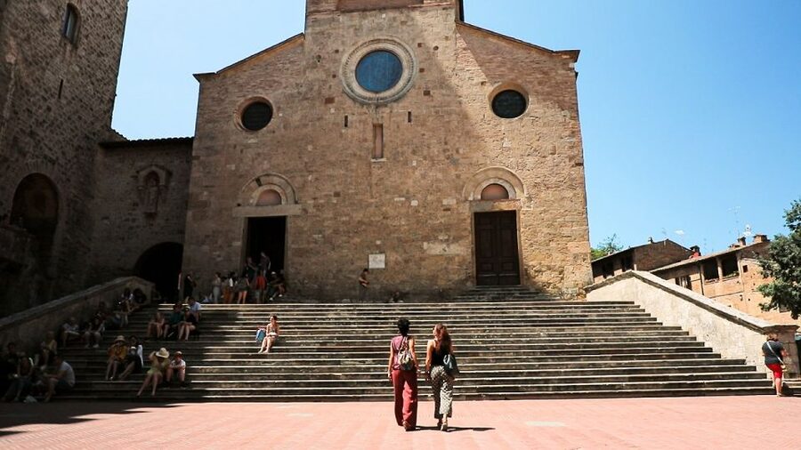 Florence: Pisa, Siena, S. Gimignano, Chianti Wine & Lunch - Siena’s medieval streets and Piazza del Campo