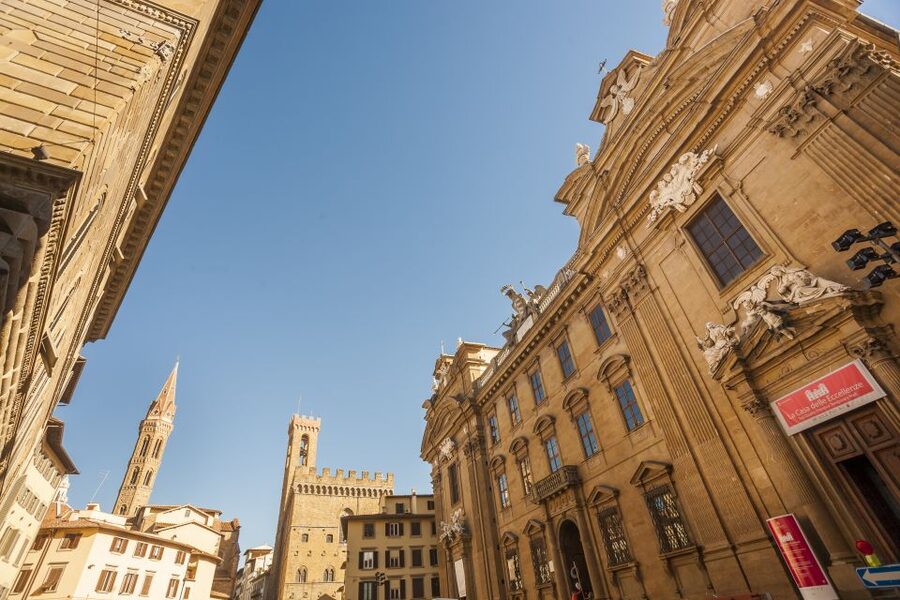 Florence: Private Walking Tour of Florence's Hidden Gems - Ponte Vecchio and the move to the south bank