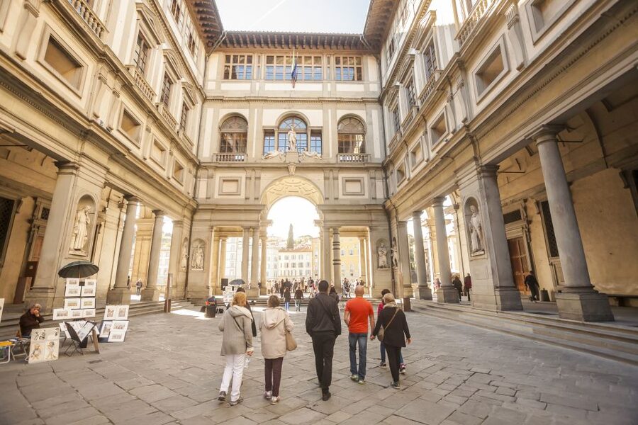 Florence: Private Walking Tour of Florence's Hidden Gems - Piazza della Repubblica and the final Duomo view