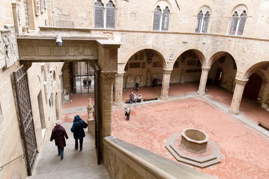 Florence: Reserved Entry Ticket to Bargello Museum - Entering the Palazzo del Bargello