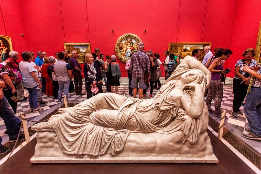 Florence: Skip-the-Line Uffizi Gallery Small Group Tour - Michelangelo, Leonardo, Giotto, and the wider collection