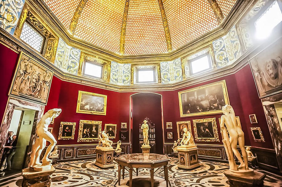 Florence: Skip-The-Line Uffizi Gallery Timed Entry Ticket - Crowds, pace, and the best time to arrive