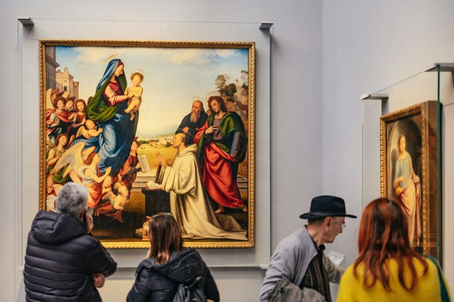 Florence: Skip-the-Line Uffizi Small Group Tour - The Medici story gives the paintings a human shape