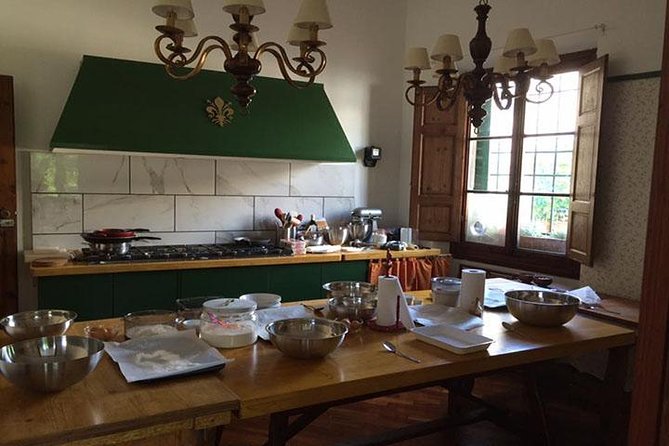 Florence Small-Group Pasta Class with Seasonal Ingredients - The chefs shape the experience