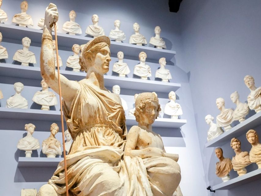 Florence: Statue of David Evening Tour - Entering the Accademia with a reserved ticket