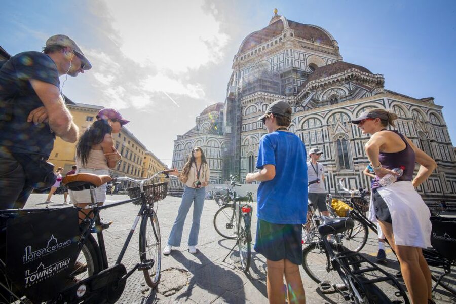 Florence: The Original City Bike Tour with a Guide - Palazzo Pitti and Florence’s artisans