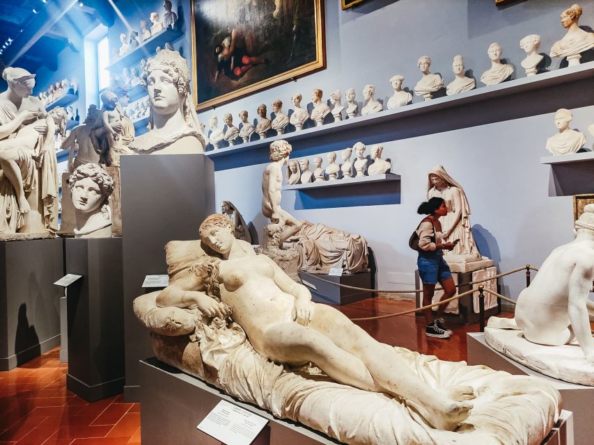 Florence: Timed Entry Ticket to Michelangelo's David & eBook - Entering the Accademia at your reserved time