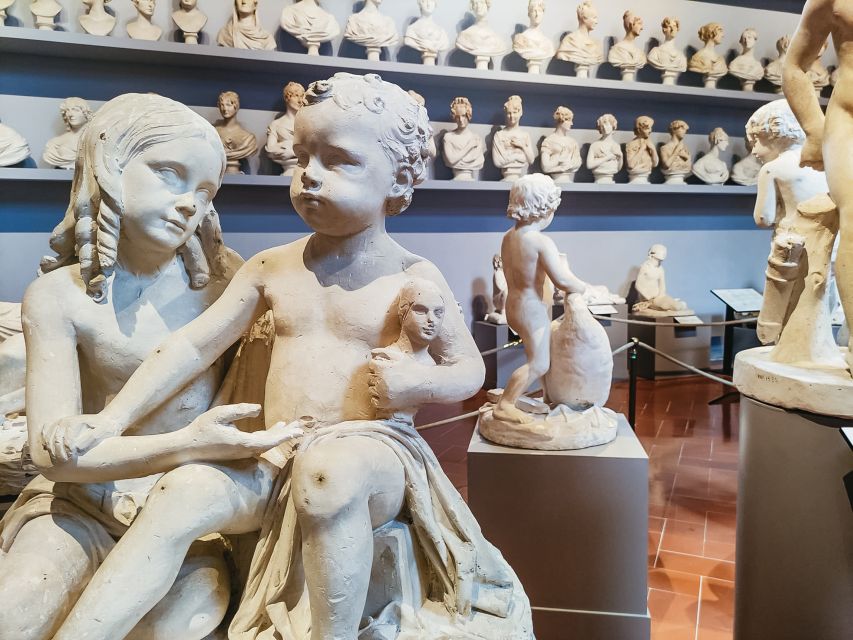 Florence: Timed Entry Ticket to Michelangelo's David & eBook - Medieval and Renaissance paintings beyond the statue