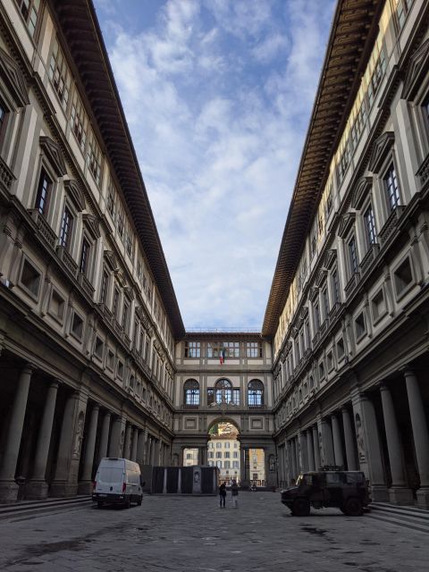 Florence: Uffizi Gallery Small-Group Guided Tour with Ticket - Florence, the Medici, and the reason the art is here