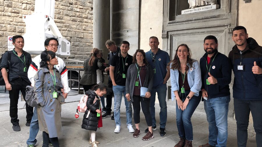 Florence: Uffizi Gallery Small Group Guided Tour - Entering the Uffizi with skip-the-line access