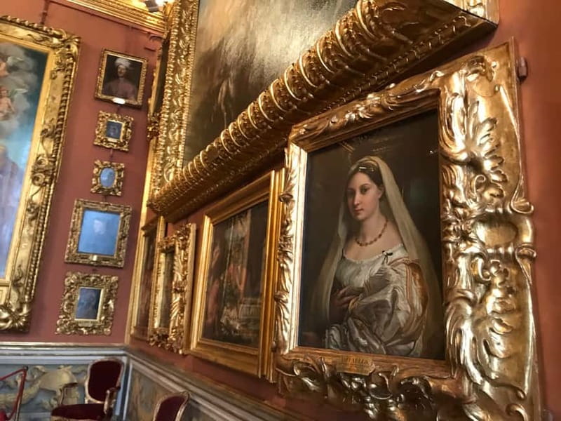 Florence: Uffizi, Pitti, Boboli and 7 Attractions 5-Day Pass - Picking up tickets near Ponte Vecchio