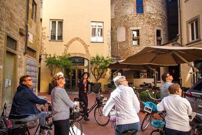 Florence Vintage Bike Tour–guided, small group or private option - Via de’ Tornabuoni and Renaissance bridges