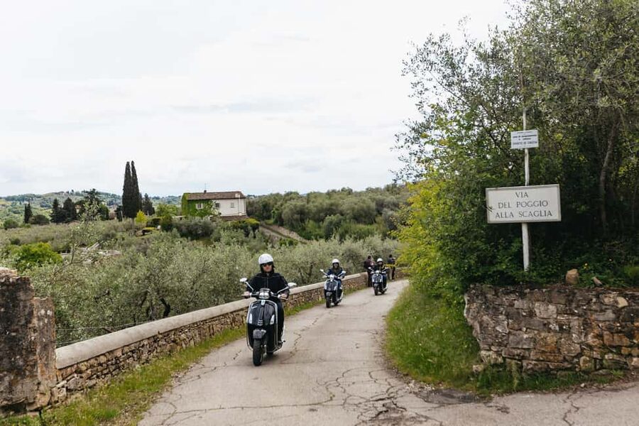 From Florence: Tuscan Countryside Vespa Tour with Tastings - Meeting at Santa Maria Novella station