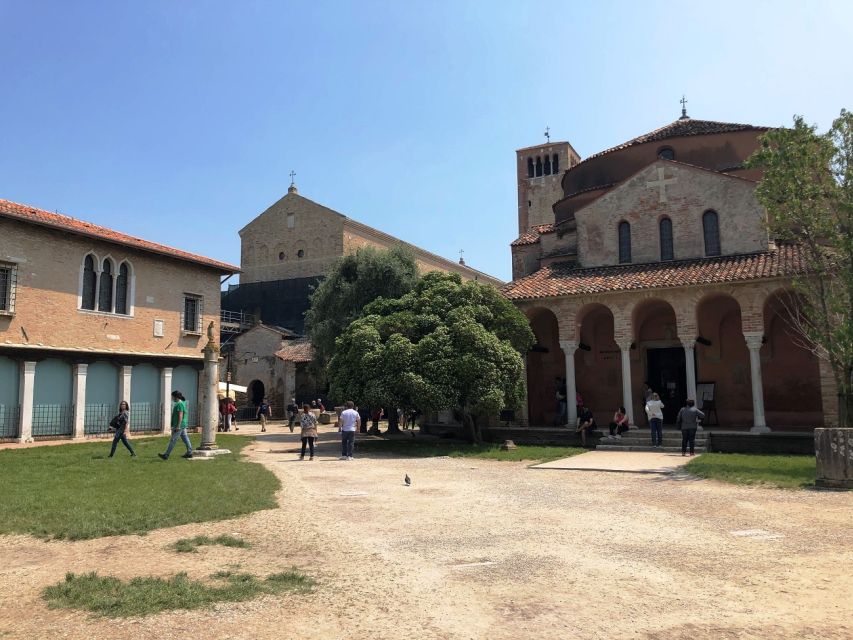 From Jesolo: Day Trip to Murano, Burano, and Torcello - Murano: glass, churches, and a short first stop
