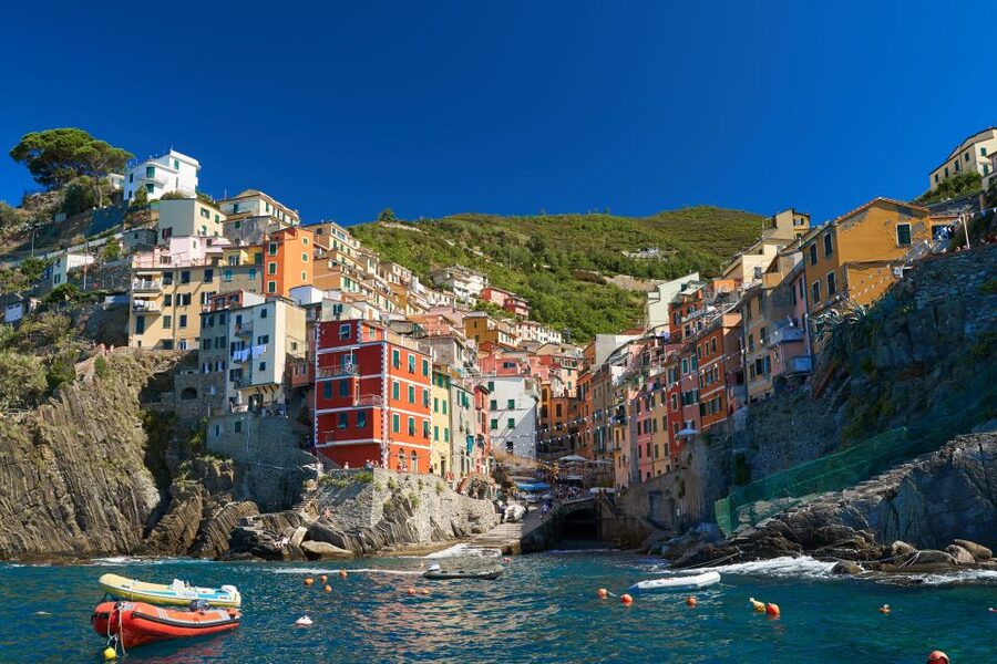 From La Spezia: Shore Excursion to Cinque Terre by Train - What the tour leader really adds