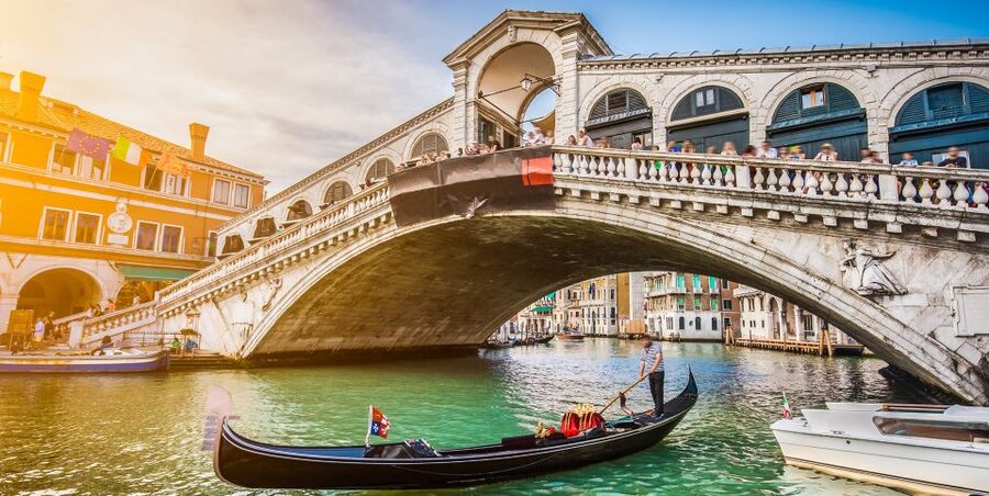 From Lake Garda: Full-Day Guided Group Tour of Venice - Key points at a glance