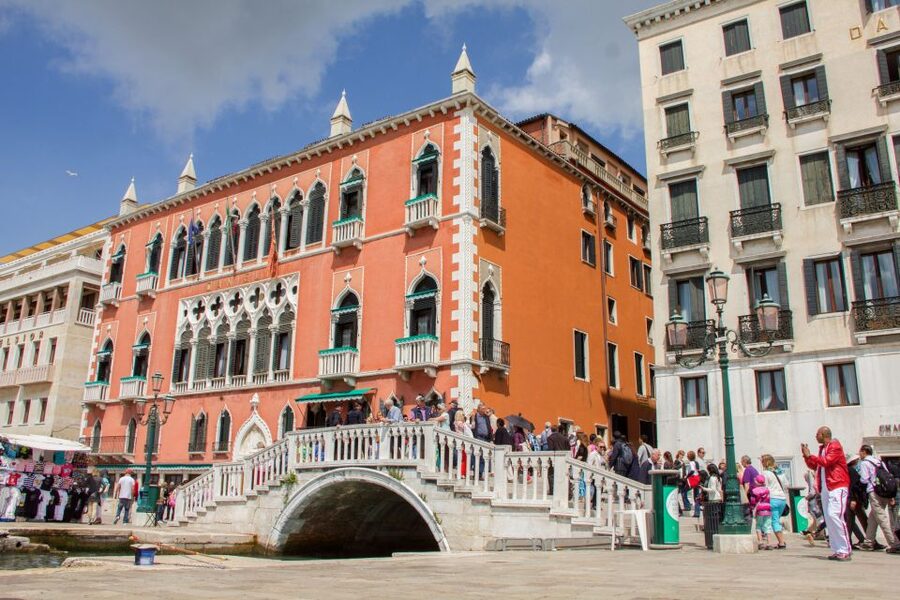 From Milan: Day Trip to Venice with Guided City Tour - Two hours around St. Mark’s Square