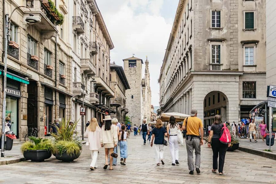 From Milan: Lake Como Cruise with Visits to Como & Bellagio - Exploring Como after the cruise