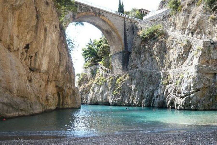 From Naples: Pompeii & Amalfi Coast Full-Day Trip with Lunch - Comfort, pace, and group size