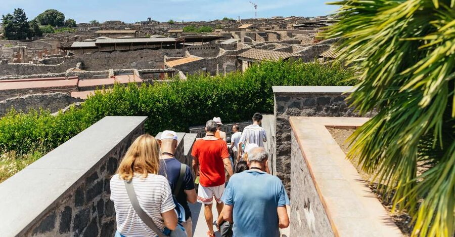 From Naples: Pompeii Ruins & Mount Vesuvius Day Tour - How much time do you really get?