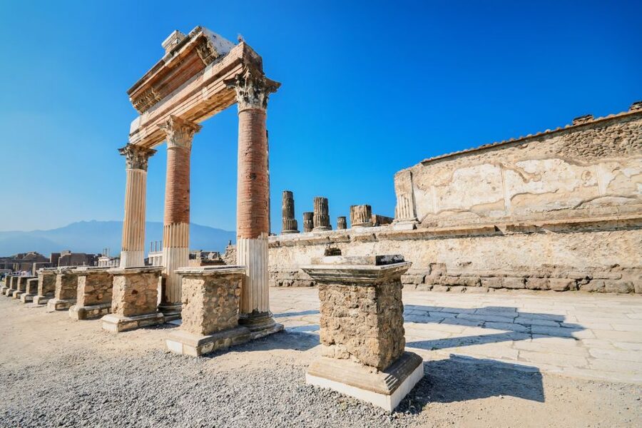 From Naples: Pompeii Skip-the-Line Entry Ticket and Tour - What the two-hour walk reveals
