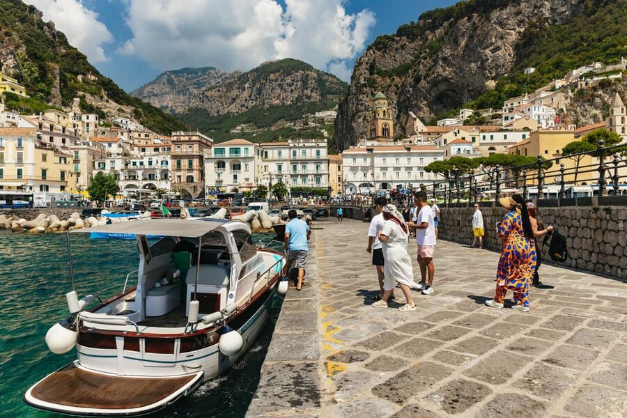 From Naples: Positano and Amalfi Boat Tour with Drinks - Why seeing Amalfi from a boat makes sense