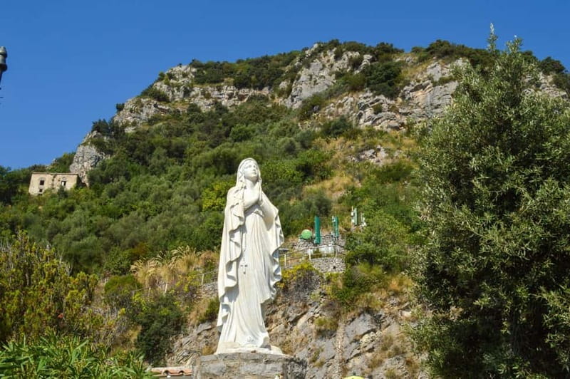 From Naples/Salerno: Pompeii, Sorrento, and Positano Tour - The people make the road time count