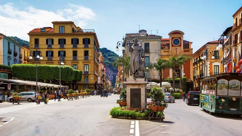 From Naples: Sorrento, Positano and Amalfi Tour - The guides shape the day