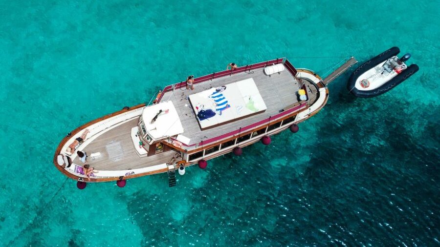 From Palau/La Maddal: Boat Tour of La Maddalena Archipelago - Budelli and Spiaggia del Cavaliere