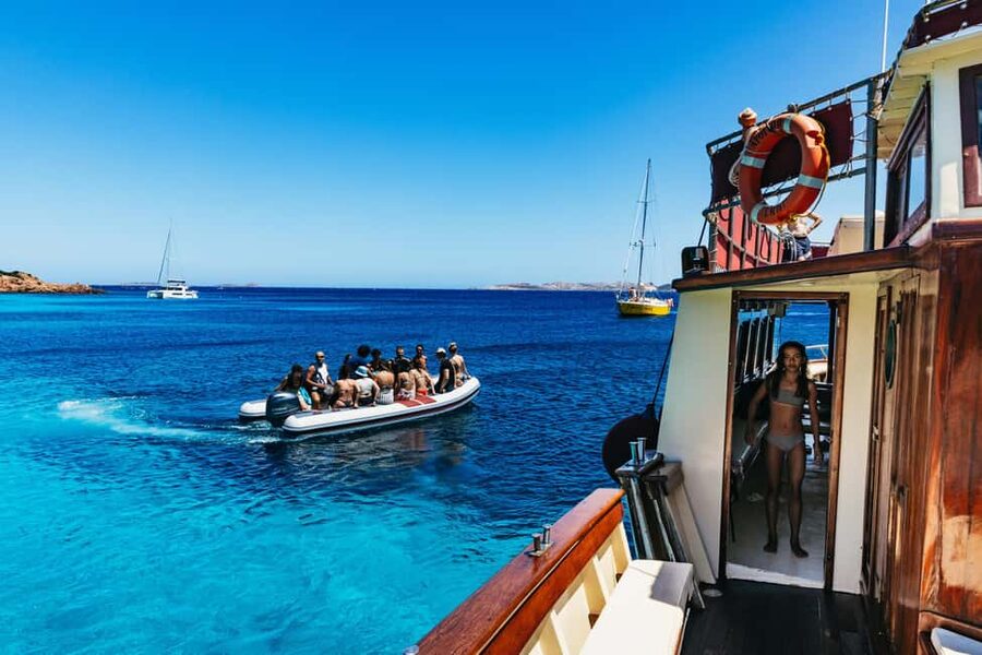 From Palau/La Maddal: Boat Tour of La Maddalena Archipelago - Food, drinks, and what the $81 covers