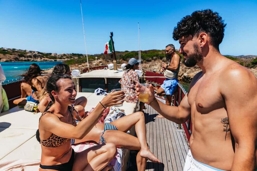 From Palau/La Maddal: Boat Tour of La Maddalena Archipelago - How the crew affects the day