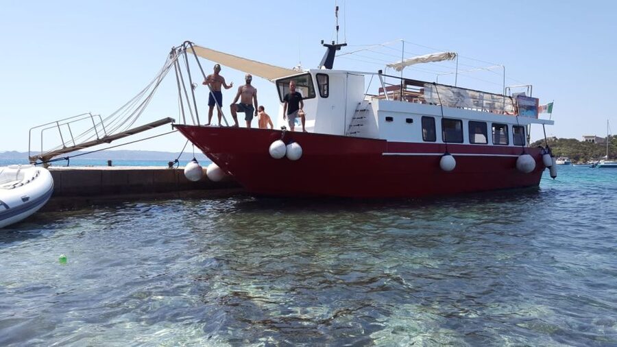 From Palau: La Maddalena Archipelago Boat Tour with Pasta - What the crew and commentary add