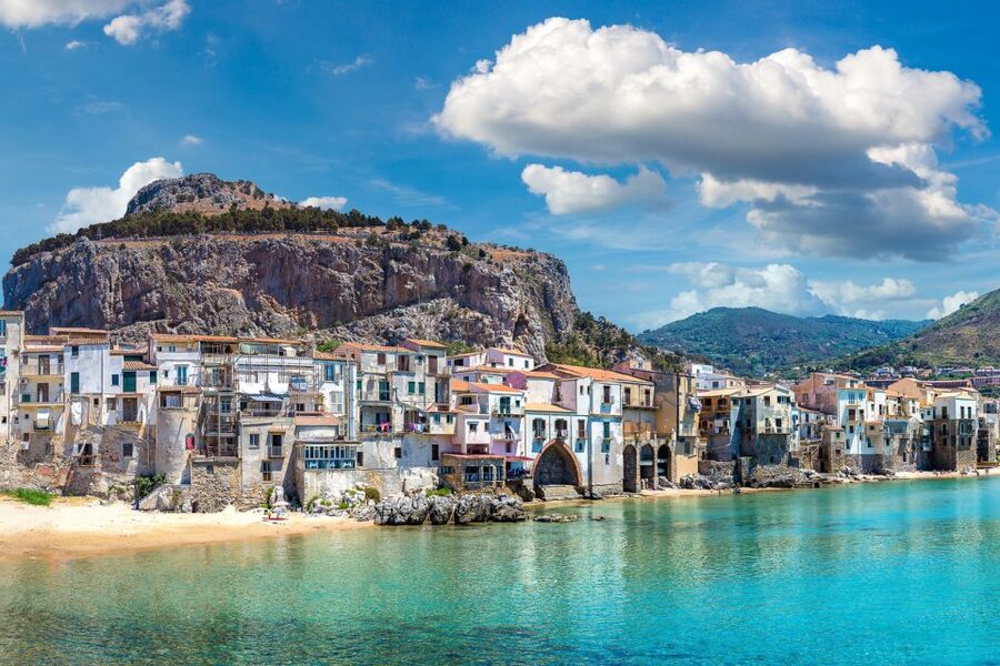 From Palermo: Monreale and Cefalù Half-Day Trip - The balance between the two stops