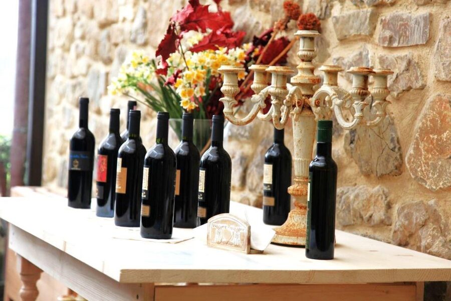 From Rome: Bagnoregio & Orvieto Day Trip with Wines & Lunch - Lunch and Wine Near Montepulciano