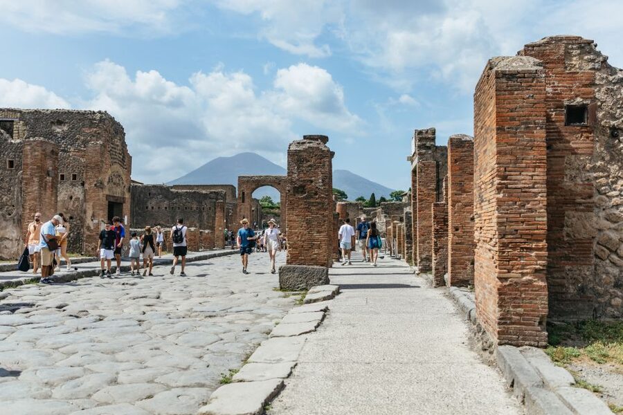 From Rome: Day Trip to Pompeii with Tickets - Ninety minutes inside Pompeii