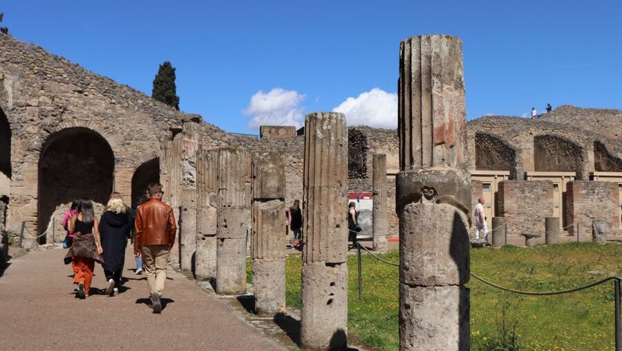 From Rome: Pompeii, Positano and Amalfi Coast Day Trip - Lunch Is Flexible, But the Clock Is Not