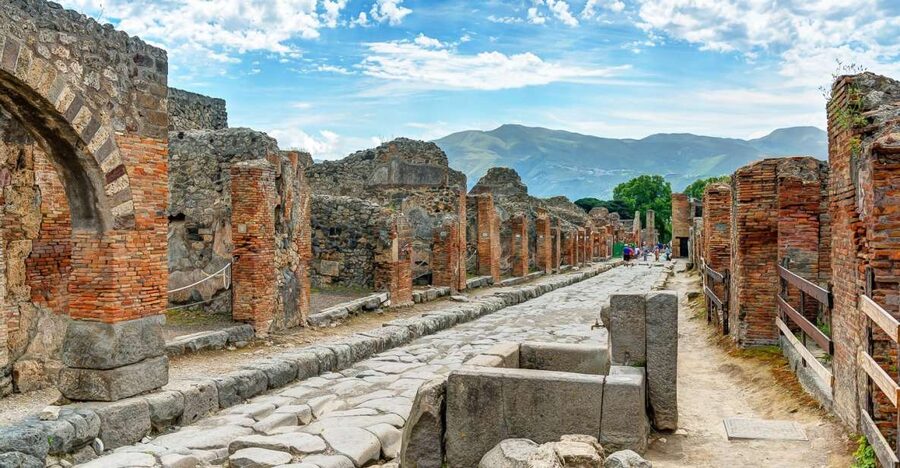From Rome: Pompeii, Positano and Amalfi Full-Day Tour - One day from Rome, three very different places