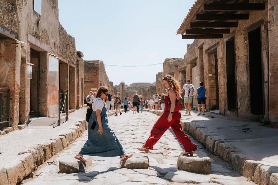 From Rome: Pompeii with Expert Guide & Amalfi Coast Day Trip - Pompeii with an archaeologist for about two and a half hours